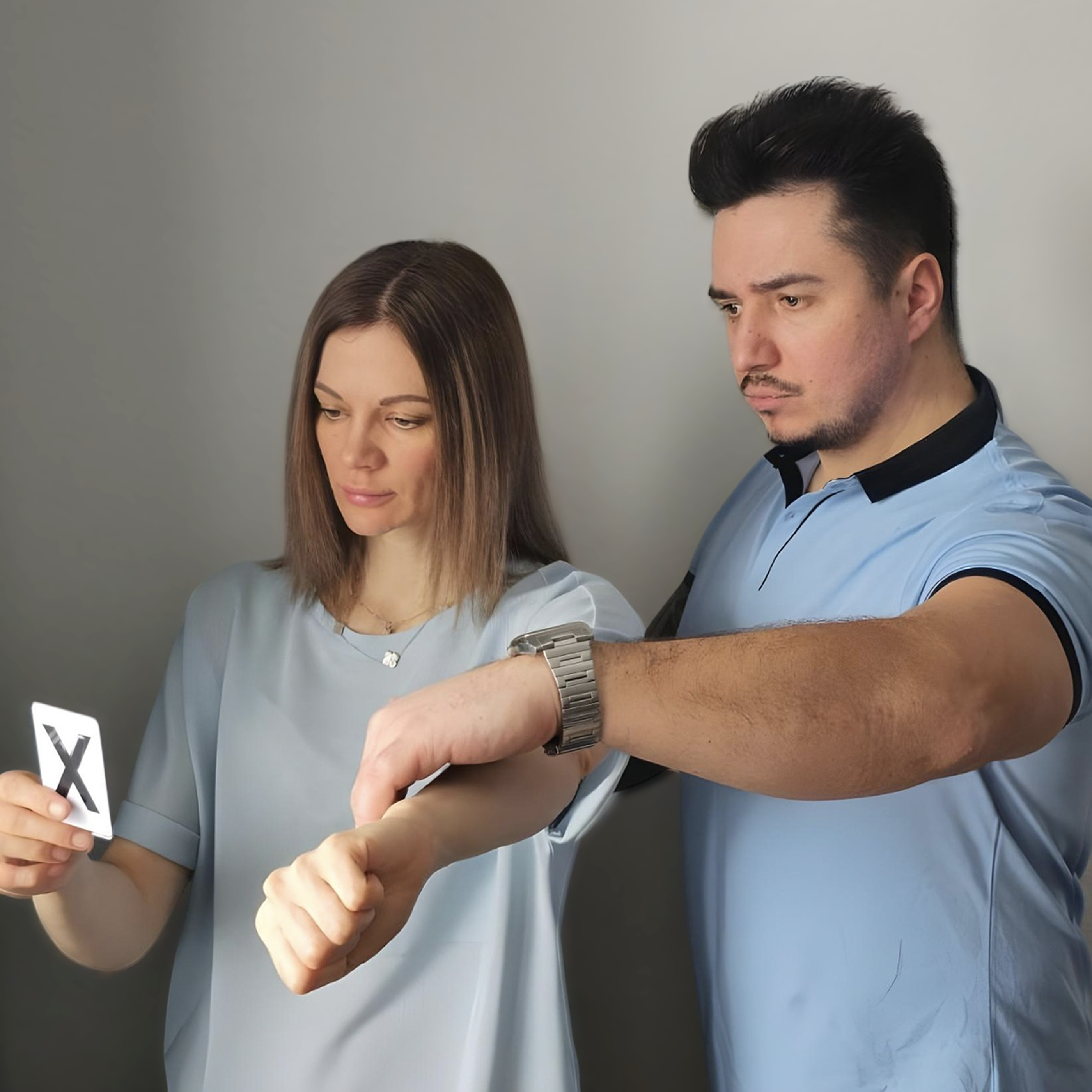 Девушка на кушетке с Анатолием